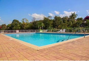 Signature Skys Guest Apartments Kingston Esterno foto